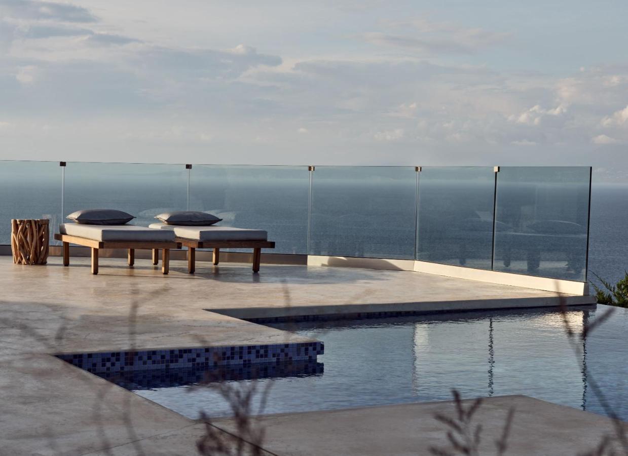 Akron Luxury Suites Koríthion Exteriér fotografie