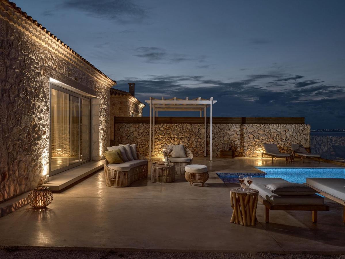 Akron Luxury Suites Koríthion Exteriér fotografie